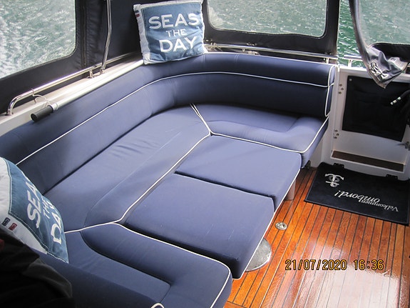 Marex 290 Sun Cruicer. 10 of 30