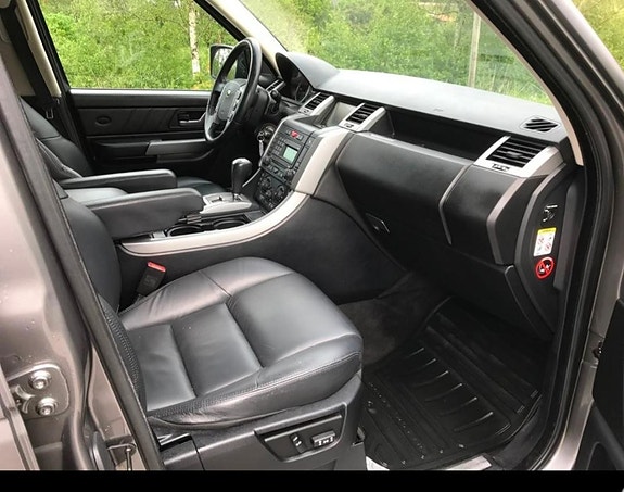 Land Rover Range Rover Sport 8 of 18