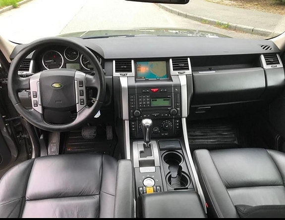 Land Rover Range Rover Sport 12 of 18