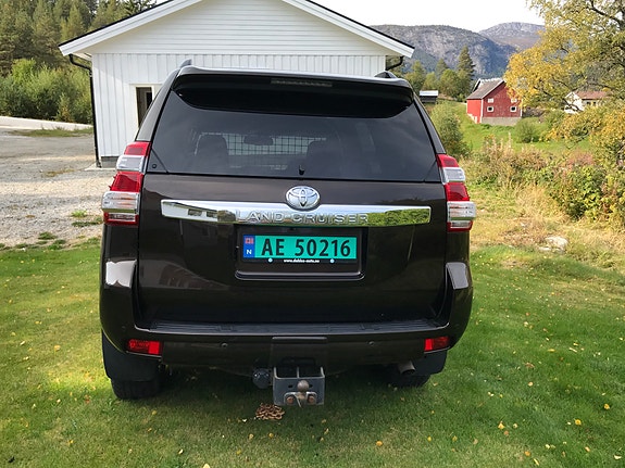 Toyota Land Cruiser 2 of 20