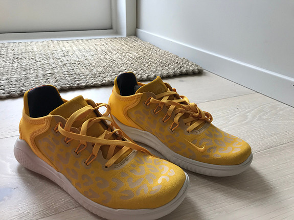 Nike free rn 2018 yellow clearance ochre