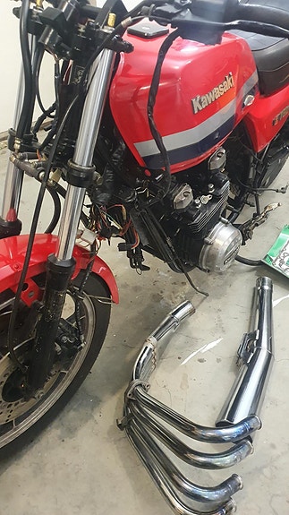 Kawasaki KZ750 1 of 6