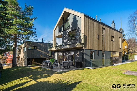 Tåsen Terrasse 32A er en nyoppført familiebolig i ekslusivt prosjekt der 1 av 3 hus er solgt.