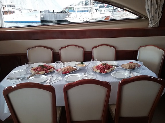 Privat/firmaturer på båter i Oslofjorden + Vestlandet fra 2 gjester til 400. 24 of 30