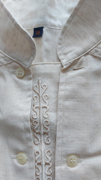 Bluse , elfenbens farge .