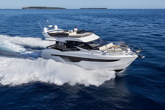 BESTSELGEREN TIL GALEON. GALEON 500 FLY! NÅ I NORGE 2 of 5