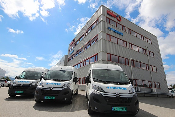 Foran vårt hovedkontor i Trondheim, for region Midt-Norge.