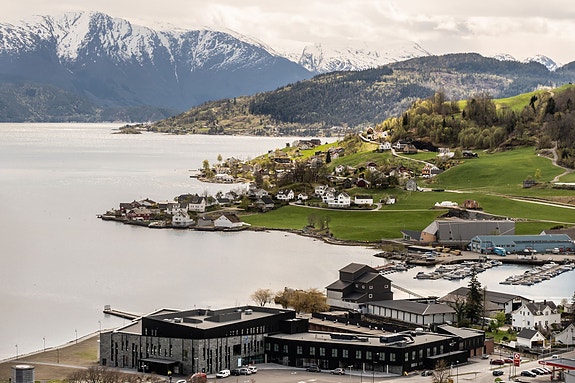 Vegg i vegg med hotellet finner du det nye Hardangerbadet