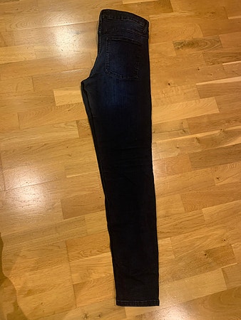 Dongribukse fra ACNE studios