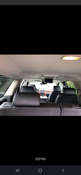 Chevrolet Suburban 4 of 5