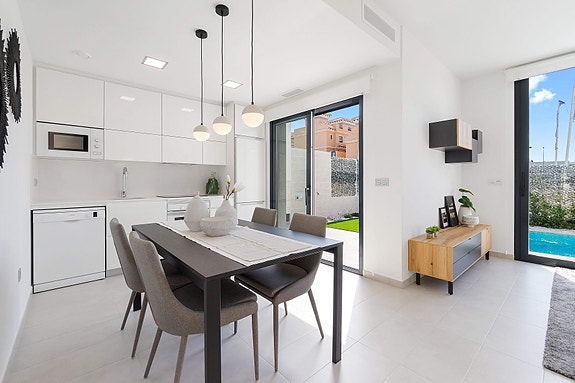 En megler med gode referanser - SPANIA1.no