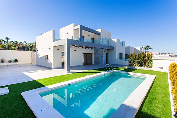 En megler med gode referanser - SPANIA1.no