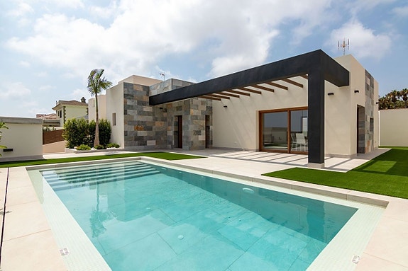 En megler med gode referanser - SPANIA1.no