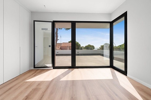 Bruk en megler med gode referanser - se SPANIA1.no