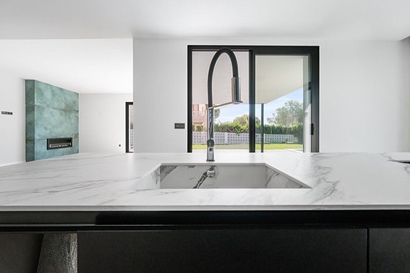 Bruk en megler med gode referanser - se SPANIA1.no