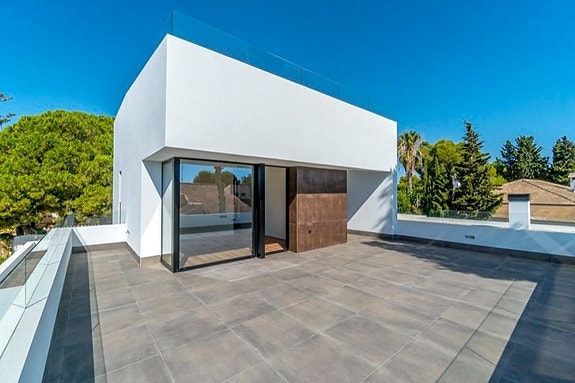 Bruk en megler med gode referanser - se SPANIA1.no