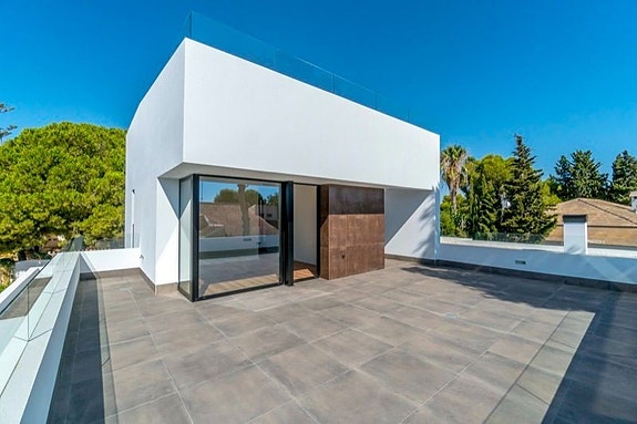 Bruk en megler med gode referanser - se SPANIA1.no