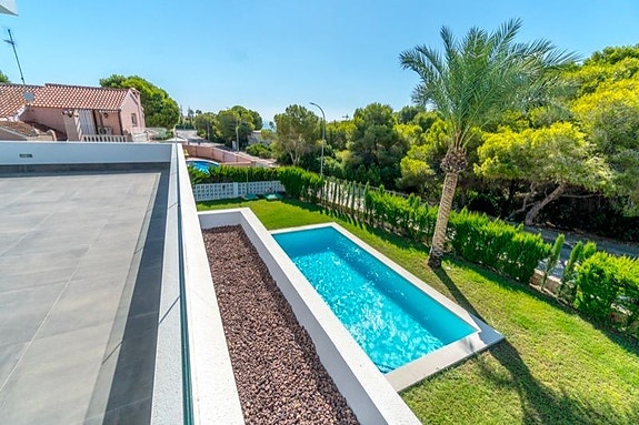 Bruk en megler med gode referanser - se SPANIA1.no