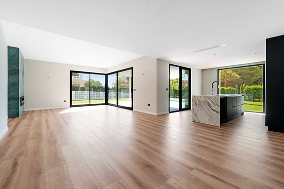 Bruk en megler med gode referanser - se SPANIA1.no