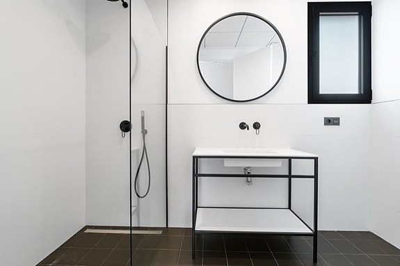 Bruk en megler med gode referanser - se SPANIA1.no