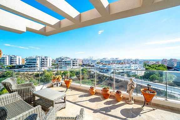 En megler med gode referanser - SPANIA1.no