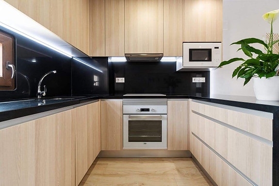 En megler med gode referanser - SPANIA1.no