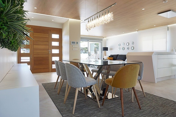 Bruk en megler med gode referanser - se SPANIA1.no