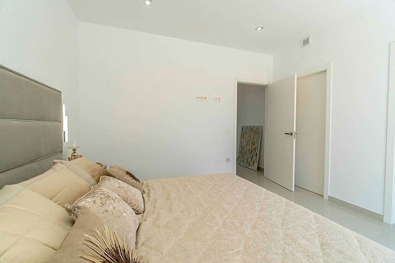 En megler med gode referanser - SPANIA1.no