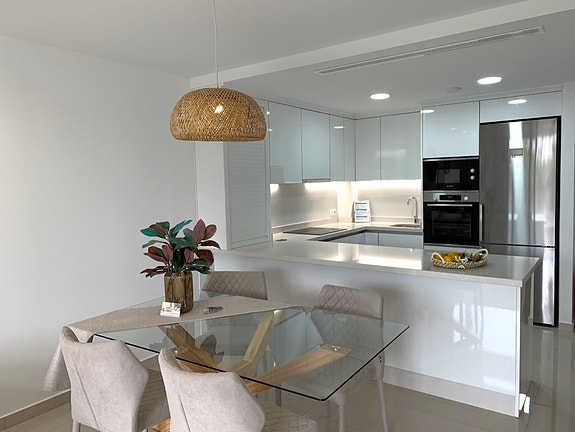 En megler med gode referanser -  SPANIA1.no