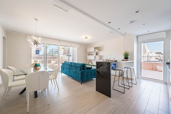 En megler med gode referanser - SPANIA1.no