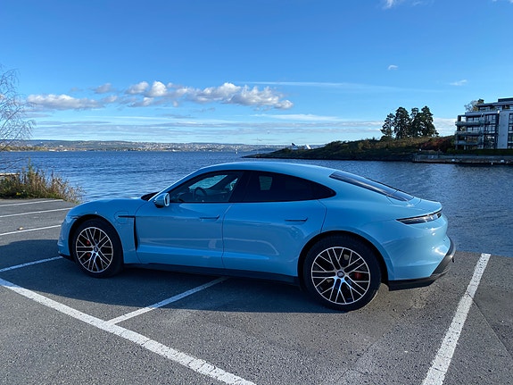 Porsche Taycan 17 of 30