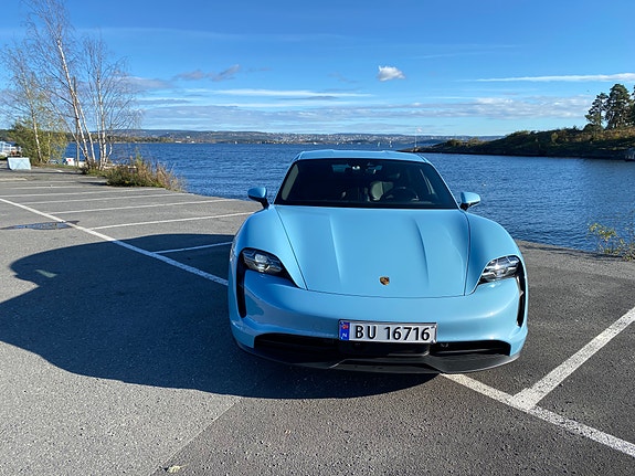 Porsche Taycan 7 of 30