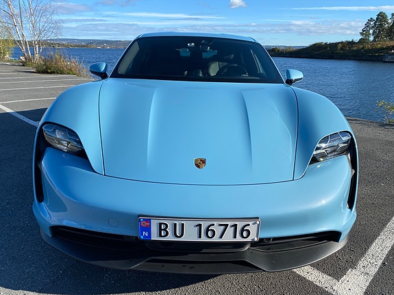 Porsche Taycan 8 of 30