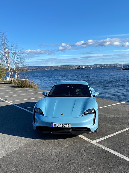 Porsche Taycan 13 of 30