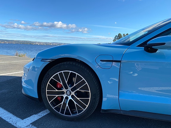 Porsche Taycan 22 of 30