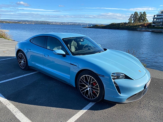 Porsche Taycan 2 of 30