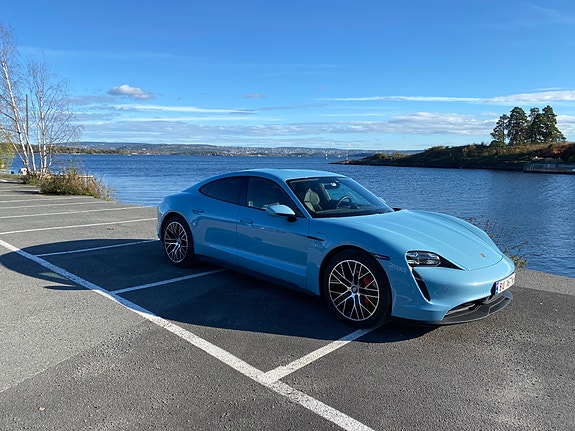 Porsche Taycan 3 of 30