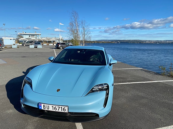 Porsche Taycan 25 of 30