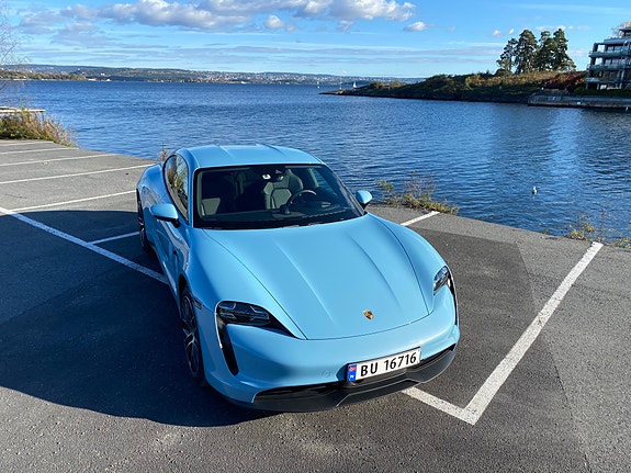 Porsche Taycan 23 of 30