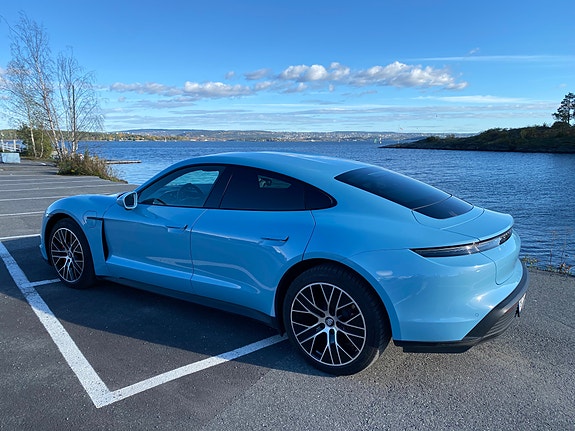 Porsche Taycan 19 of 30