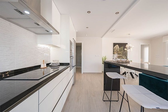 En megler med gode referanser - SPANIA1.no