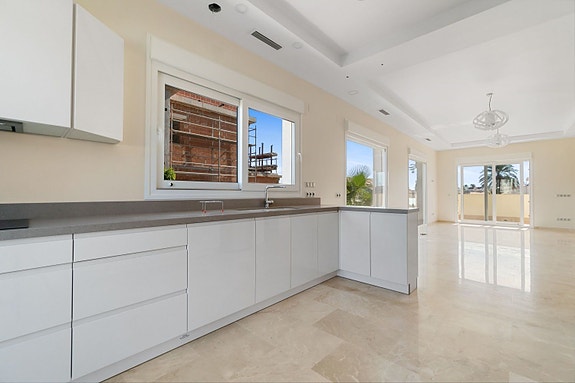 En megler med gode referanser - SPANIA1.no