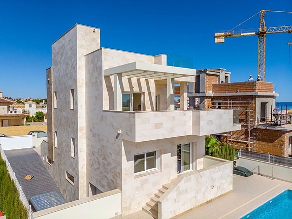 En megler med gode referanser - SPANIA1.no