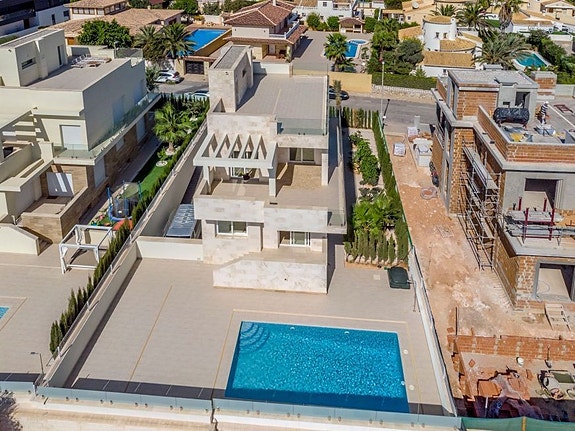 En megler med gode referanser - SPANIA1.no