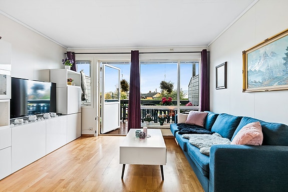 DNB Eiendom ved Erik Rognstad Ilseng har gleden av å ønske velkommen til en hyggelig visning i Øvre Kjellerstuvei 4!