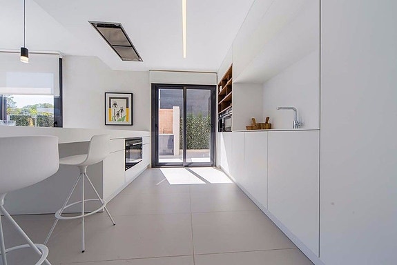 Bruk en megler med gode referanser - se SPANIA1.no