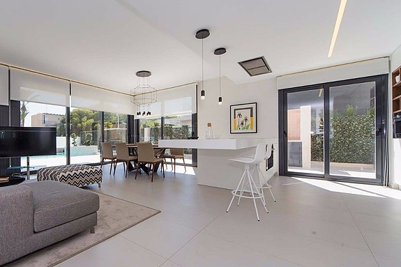 Bruk en megler med gode referanser - se SPANIA1.no