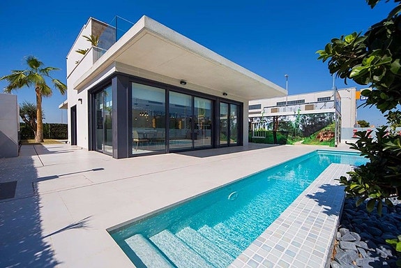 Bruk en megler med gode referanser - se SPANIA1.no