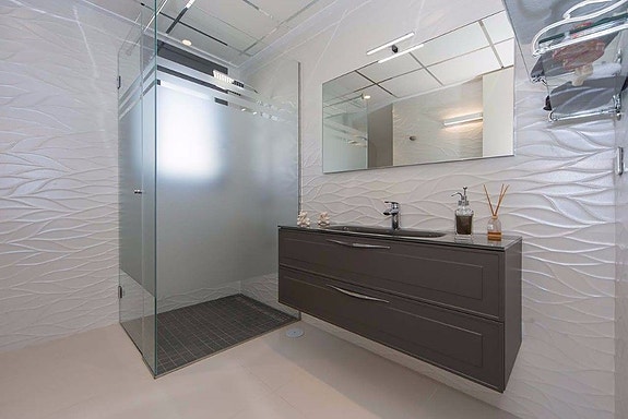 Bruk en megler med gode referanser - se SPANIA1.no