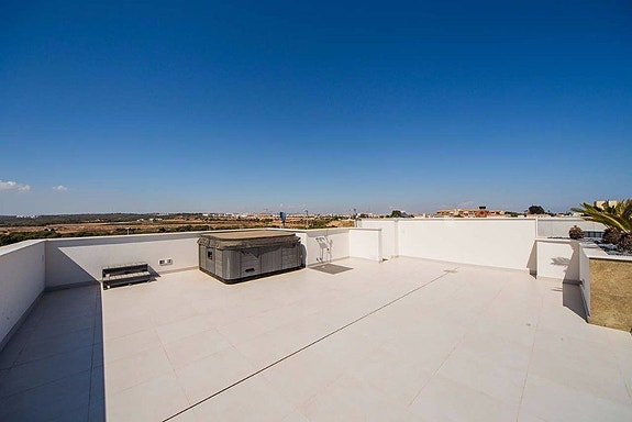 Bruk en megler med gode referanser - se SPANIA1.no